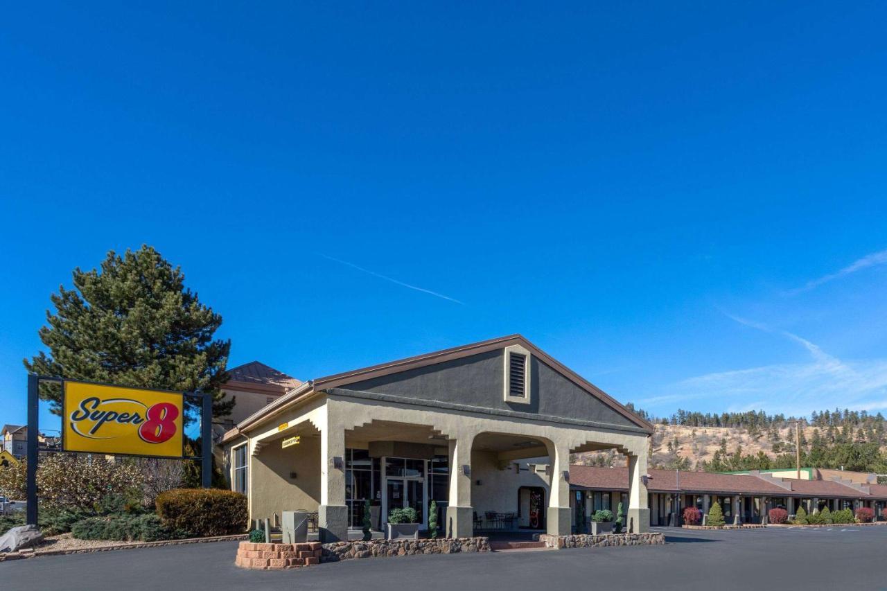 Super 8 By Wyndham Nau/downtown Conference Center Motel